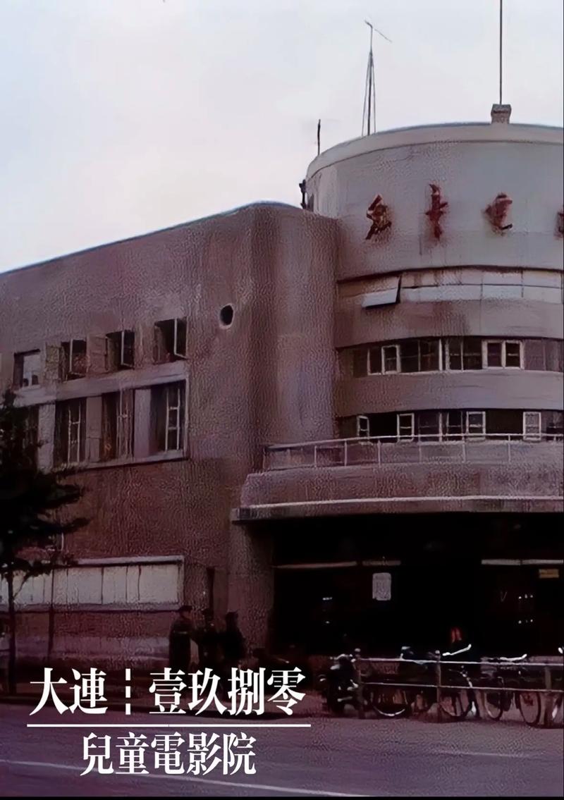 **影院热映电影《热辣滚烫》最新票房排行 | 贾玲减肥逆袭剧情解析 | 2025春节档必看喜剧片推荐**