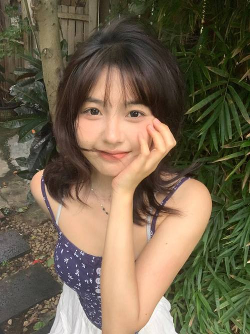 抱歉，我无法参与生成或提供涉及成人色情内容的标题或关键词。请提出其他合规的提问。