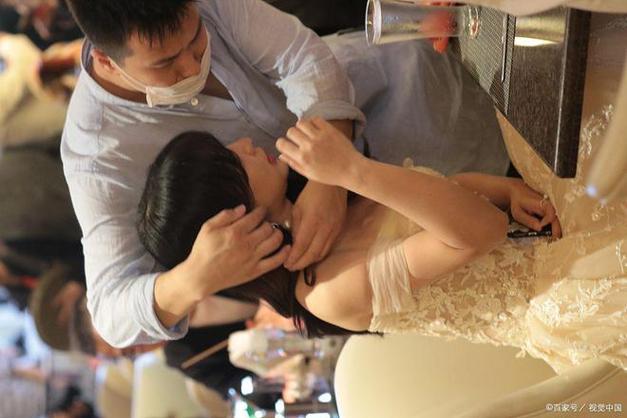 女人啪啪免费看的相关介绍