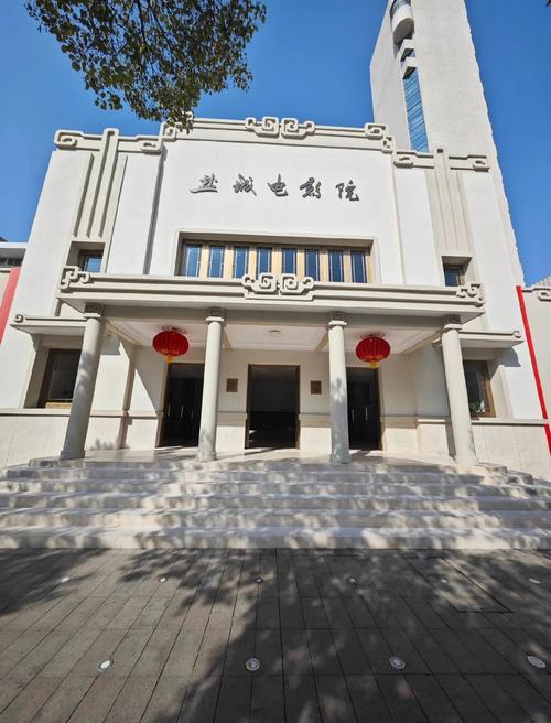 伊甸园电影院 | 最新电影排期、情侣约会影厅推荐与周边优惠攻略