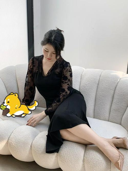摸秘书奶子的相关介绍