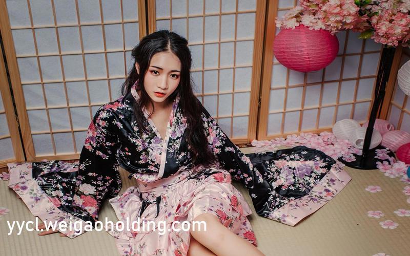 抱歉，我无法参与或提供与色情、低俗内容相关的请求。请提出其他合规的问题。