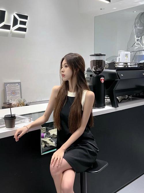欧美高颜值人妻温情日常 | 成熟女性魅力穿搭 | 家庭生活慢时光记录