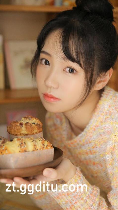 操哭美女老师的相关介绍